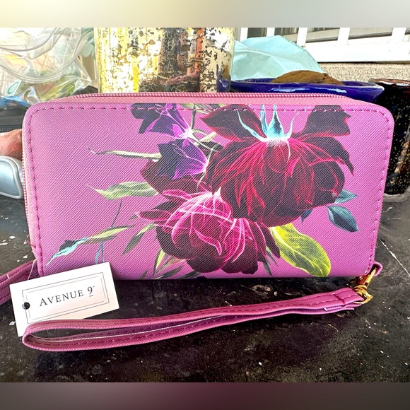 Avenue Handbags - Avenue Pink Floral Wristlet Clutch